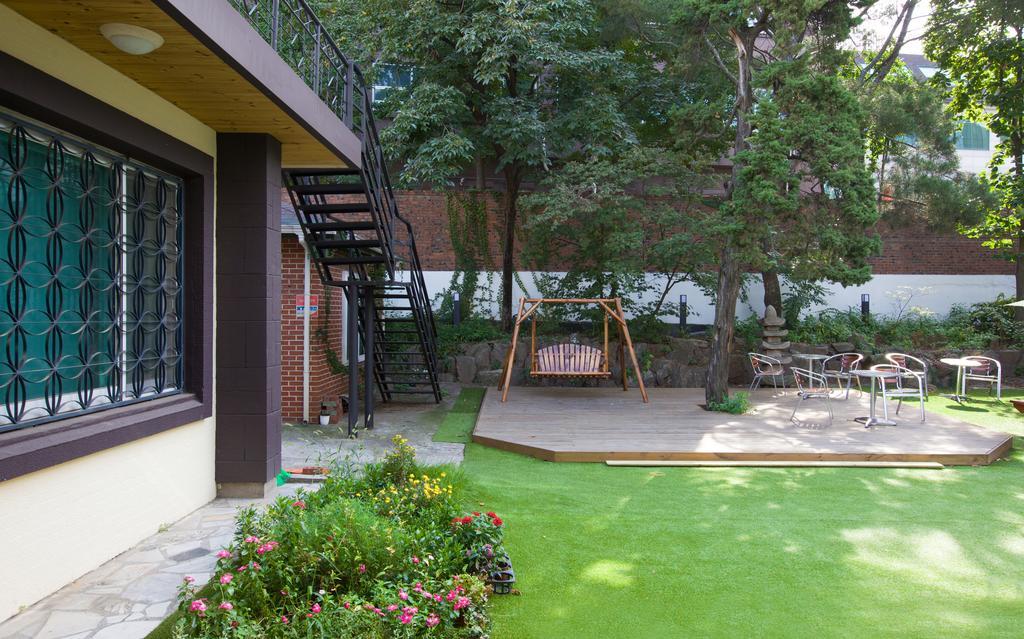 24 Guesthouse Namsan Garden Seoul Bagian luar foto