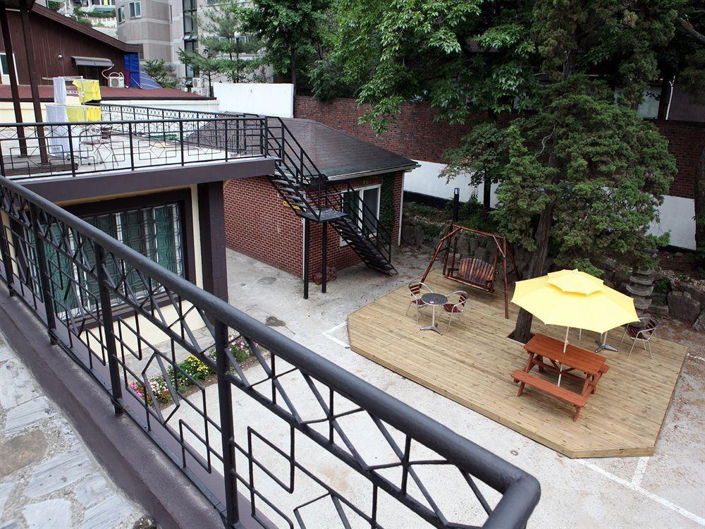 24 Guesthouse Namsan Garden Seoul Bagian luar foto