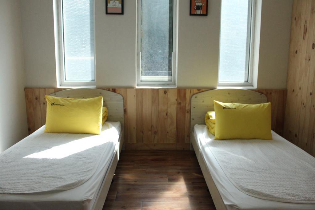 24 Guesthouse Namsan Garden Seoul Bagian luar foto