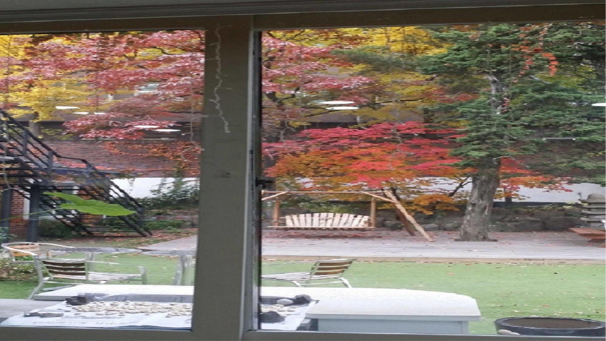 24 Guesthouse Namsan Garden Seoul Bagian luar foto